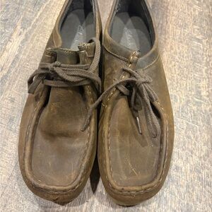 Clarks Brown Suede Flats with Moccasin Toe and Crepe Sole